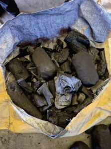 Aseguran más de 275 kilos de metanfetamina ocultos en bolsas de carbón en Nogales