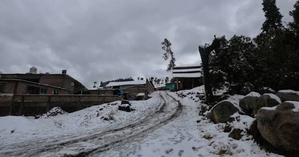 ¡Parece nevada! Granizada pinta de blanco La Marquesa y afecta la México-Toluca