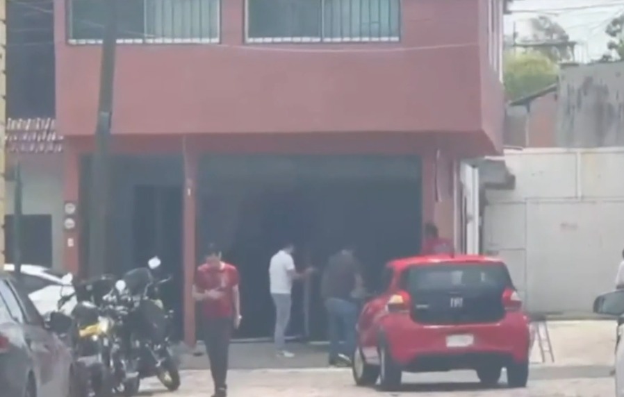 Camioneta irrumpe en vivienda y mata a niña de 3 años en Salamanca