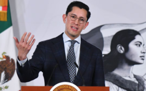 Roberto Velasco viajará a China en plena tensión comercial por aranceles