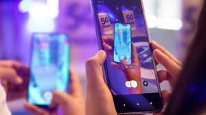 Internet y celulares ganan terreno en los hogares mexicanos