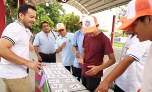 Llevan estrategia anticorrupción a escuelas de Quintana Roo; buscan frenar la corrupción desde la niñez