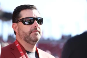 Dueño de los 49ers es suspendido seis partidos tras arresto por caso de prostitución