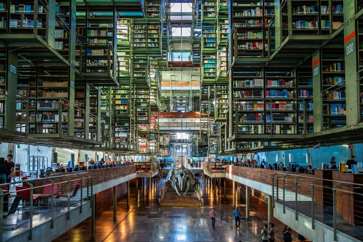 Biblioteca Vasconcelos reabre tras conflicto sindical.