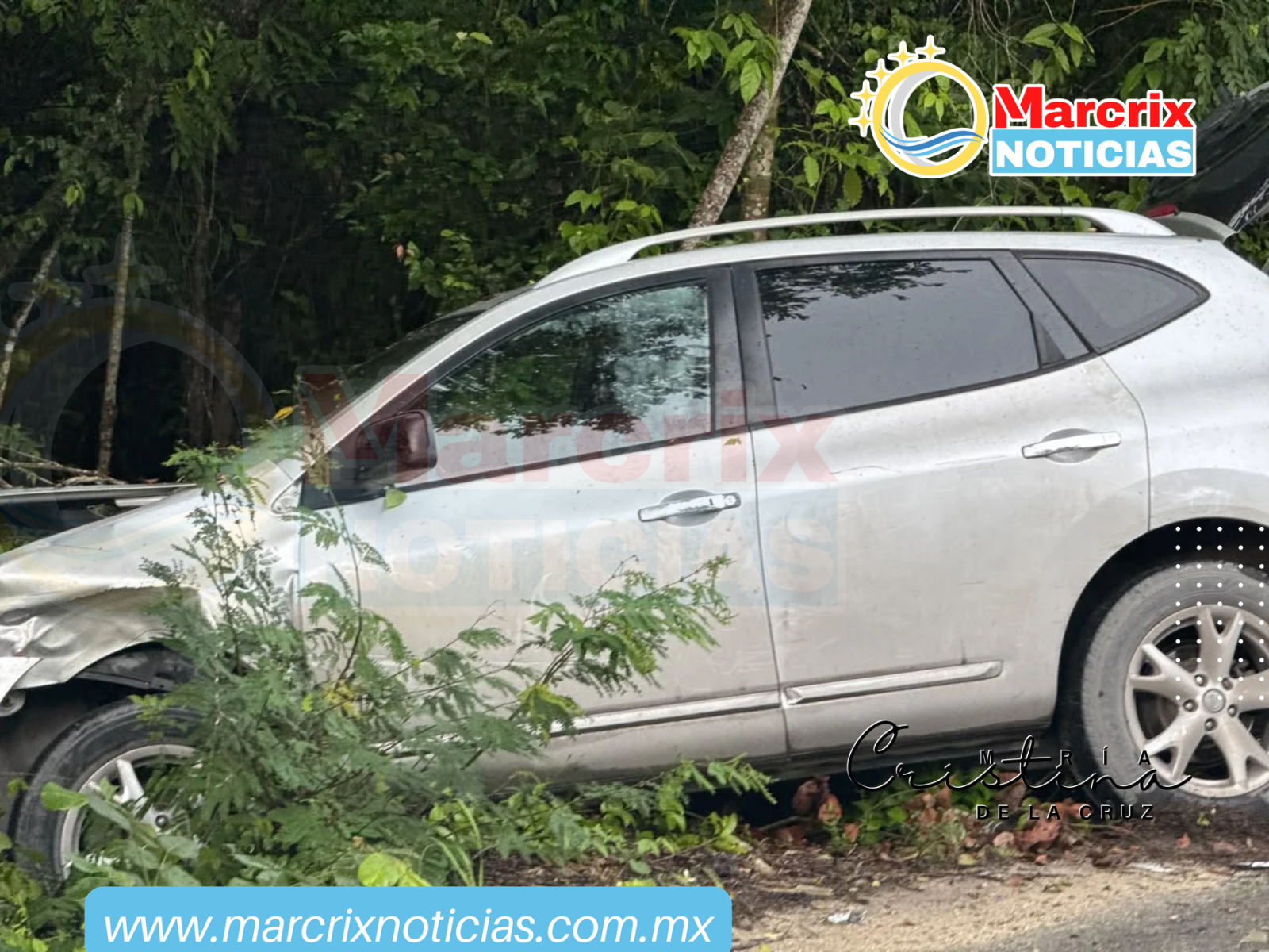 Camioneta se sale del camino en accidente en Isla Mujeres