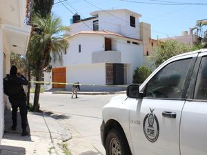 Balean casa vinculada a Rubén Rocha Moya en Culiacán