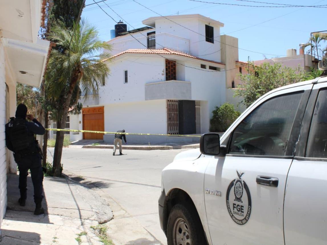 Fachada de una vivienda con impactos de bala en la colonia Chapultepec de Culiacán.