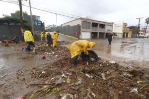 Tormenta Rachel inunda viviendas y deja daños en Baja California