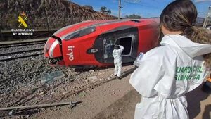 Investigan fallo de seguridad que provocó choque de trenes en España