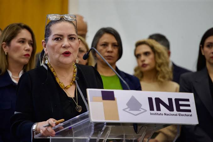 Guadalupe Taddei renuncia al INE y deja la presidencia.