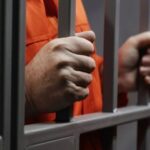 Condenan a tres mexicanos a 21 años de prisión en El Salvador por tráfico de armas