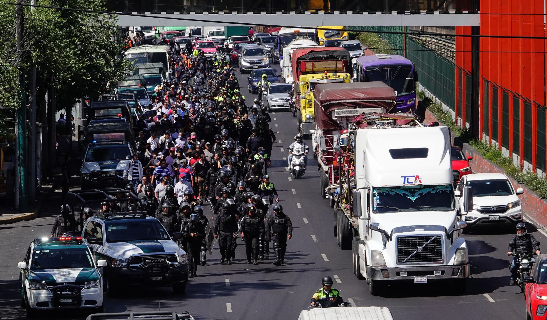 Transportistas anuncian paro nacional el lunes 26 de octubre