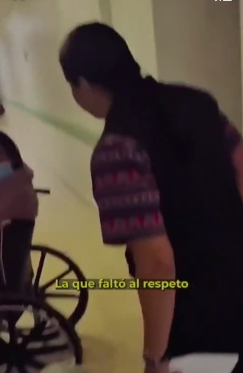 Trabajadora del Hospital General de Reynosa insulta a paciente en silla de ruedas