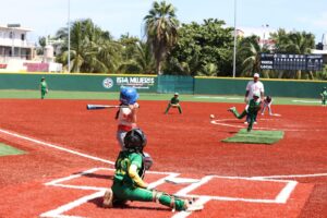 Isla Mujeres impulsa el béisbol infantil con encuentro amistoso contra Taxistas de Cancún