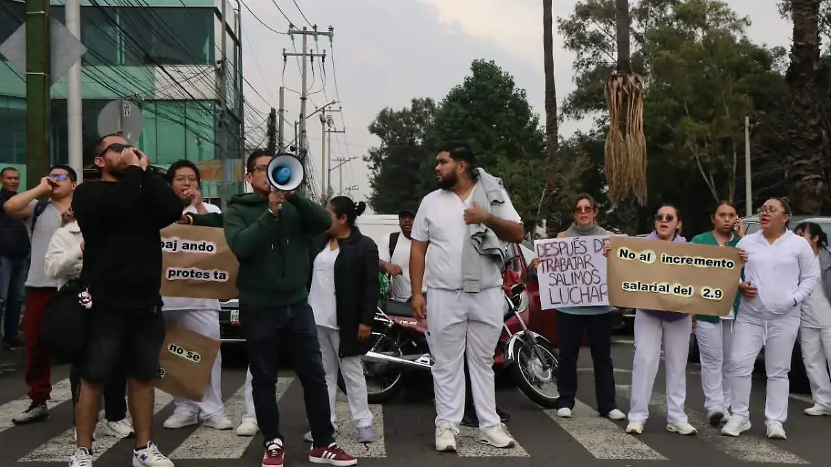 Zoé Robledo informa sobre operación de servicios del IMSS