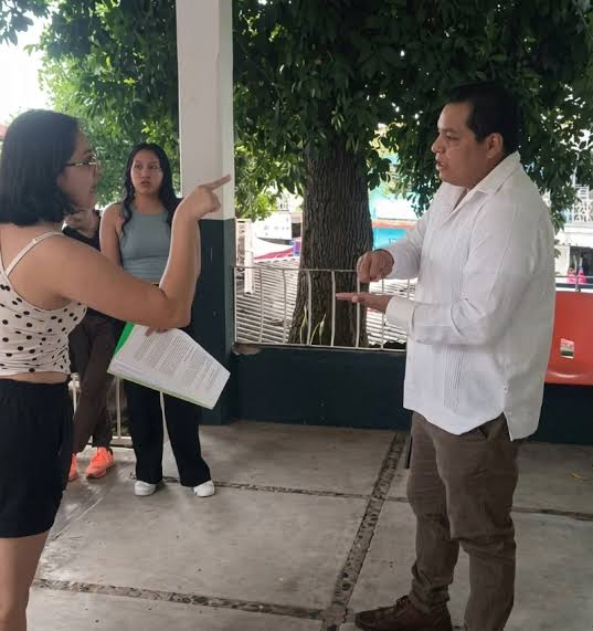 Denuncian a maestro en Veracruz tras polémica por un croquis