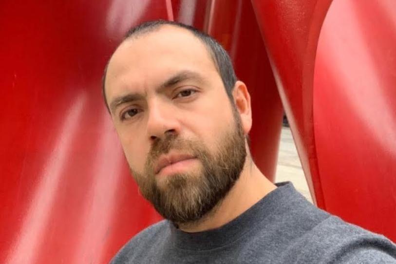 Buscan a mexicano desaparecido en choque de España, su primo perdió el tren por quedarse dormido