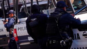  Cuatro policías, bajo investigación por robar a víctimas de ataque en bar de Zamora
