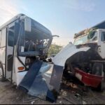 Choque entre autobús y camión de arena deja 14 muertos en Bangladesh