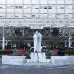 El Papa León XIV ingresa al Gemelli para su cirugía de pulmón; el hospital atendió a Juan Pablo II y Francisco I