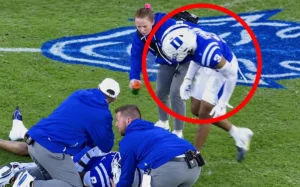 Jugador de futbol americano golpea a doctora y ofrece disculpas públicas